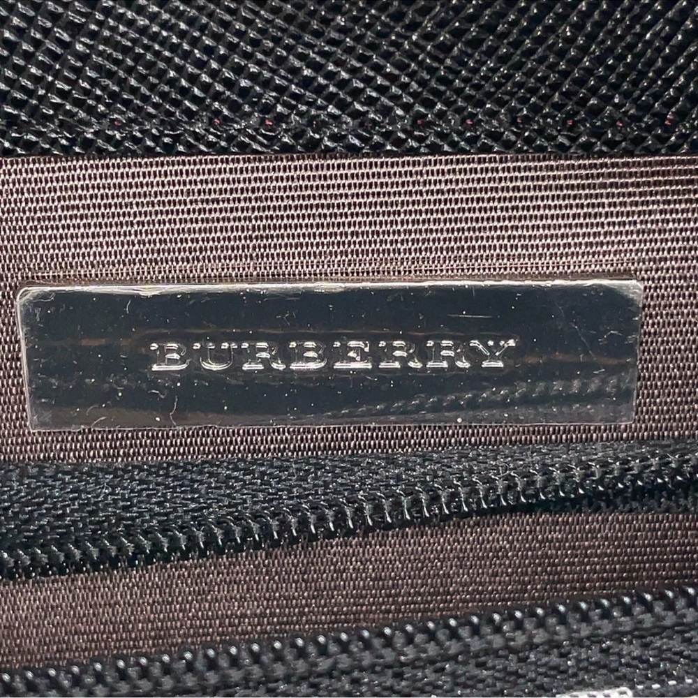 Burberry saffiano leather tote bag with a Cherry Charm - Picture 13 of 13